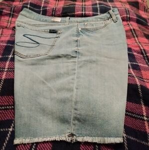 Seven7 blue jean shorts